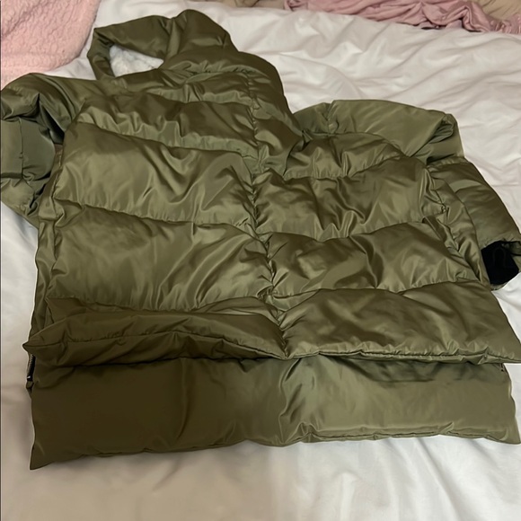 Orolay Olive Green Puffer Jacket with Hood excellent condition worn 1/2 a season - Picture 5 of 7